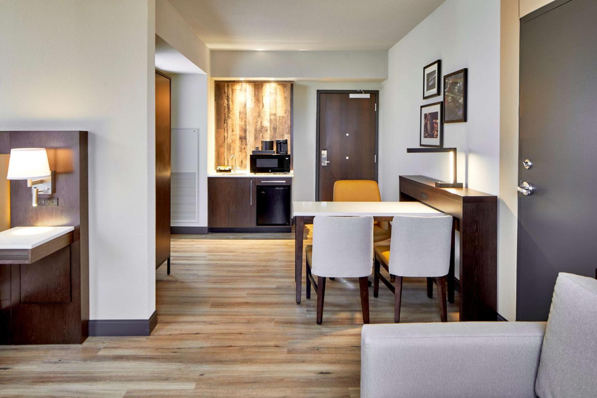 Embassy Suites By Hilton Nashville Downtown Exterior foto